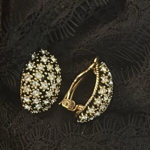Vintage Rhinestone W/Black Background Statement Clip on Earrings